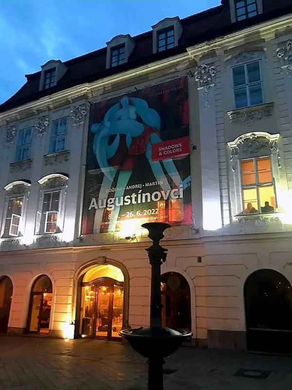 Výstava Shadows and Colors, Božena, Andrej, Martin Augustínovci v Zoya Gallery v Bratislave